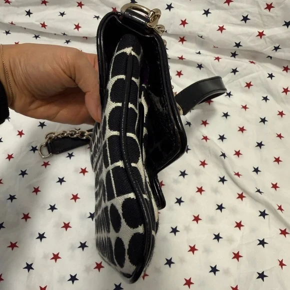 Chain Shoulder Bag - Picture 10 of 11